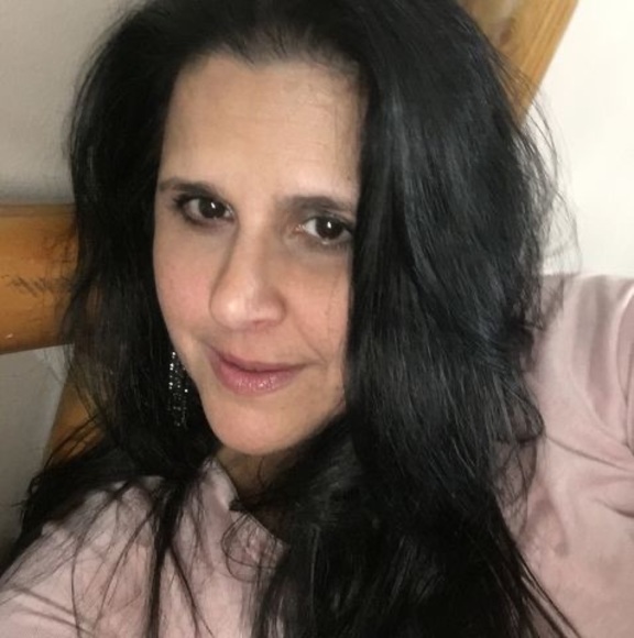 Meet your Posher, Beth - Picture 1 of 1